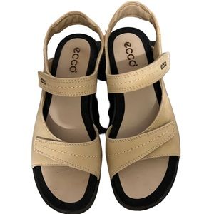 ❌❌SOLD❌❌Ecco Tan Sandals